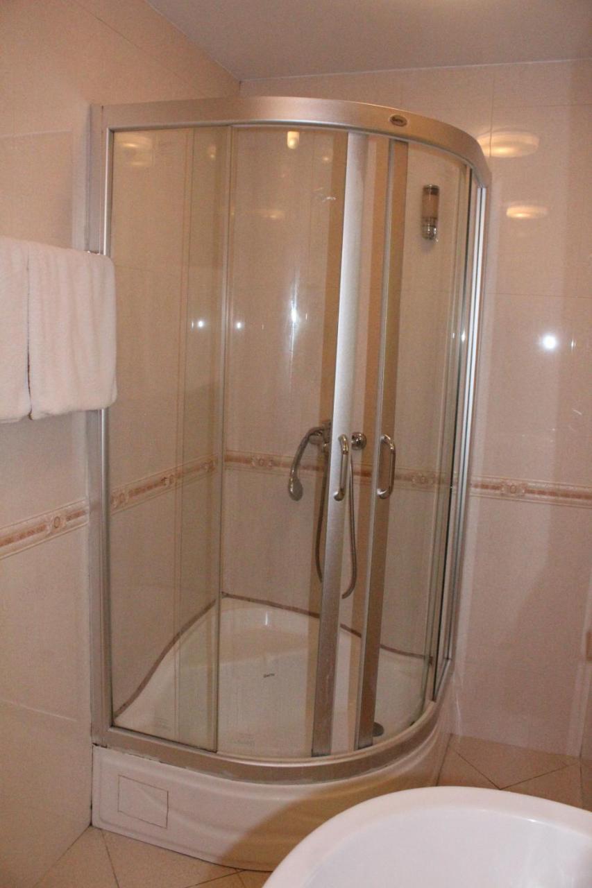 Hotel Piemonte 티라나 외부 사진