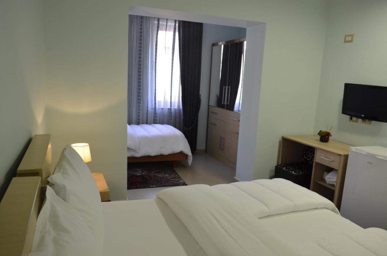 Hotel Piemonte 티라나 외부 사진